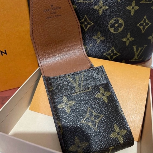 Louis Vuitton Monogram Case - Picture 2 of 10